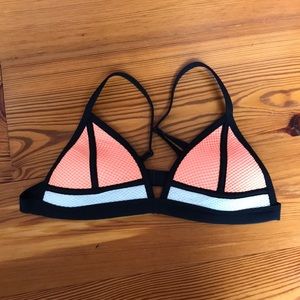 Triangl bikini top